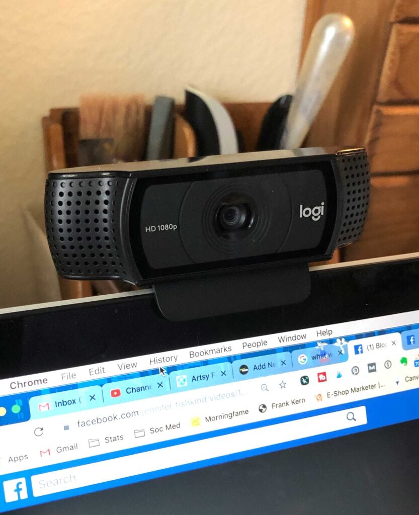 my logitech web camera wont turn on